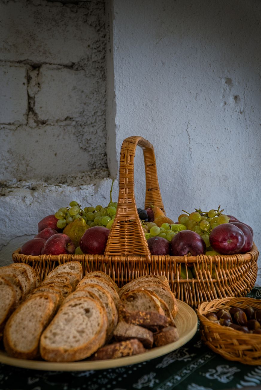 Slow gastronomic harvest in countryside